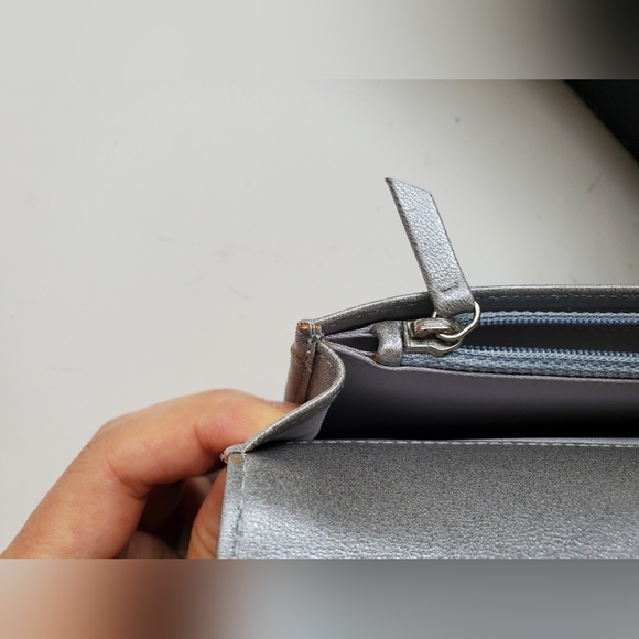 (SALE)Chanel Camellia & CC Flap Wallet Brand New - Picture 14 of 16